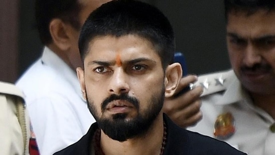 Celebrity Under Fire: Shots Fired Outside Guru Randhawa’s Delhi Gym as Bishnoi Gang Claims Responsibility