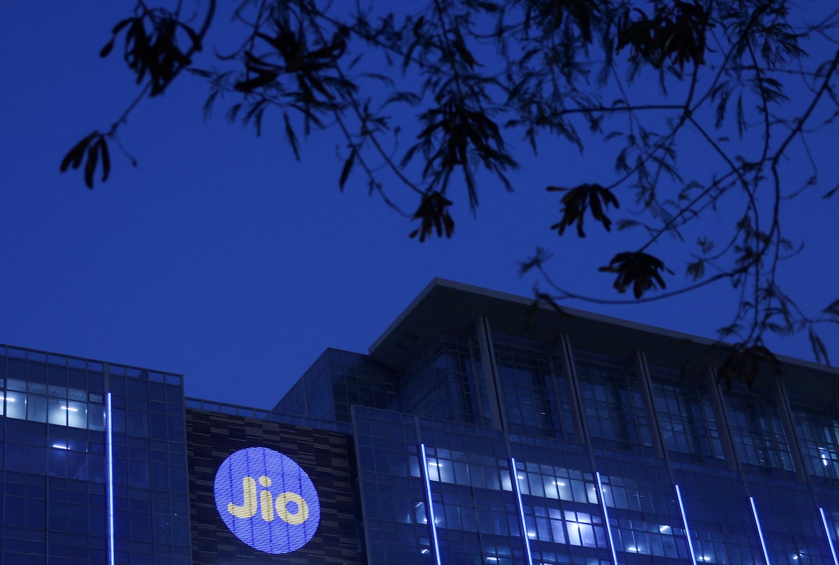 India’s Biggest IPO Yet? Mukesh Ambani’s Jio Set to Test Market Appetite as Listing Revival Hopes Rise